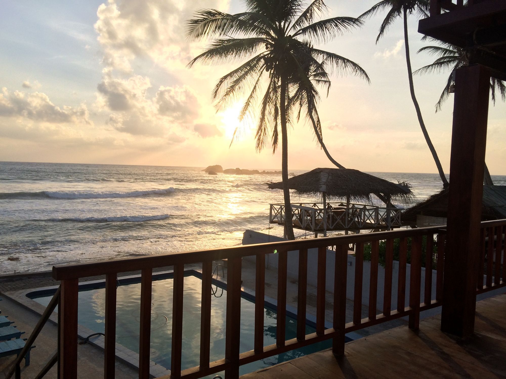 Lucky Seven Beach Resort Hikkaduwa Esterno foto